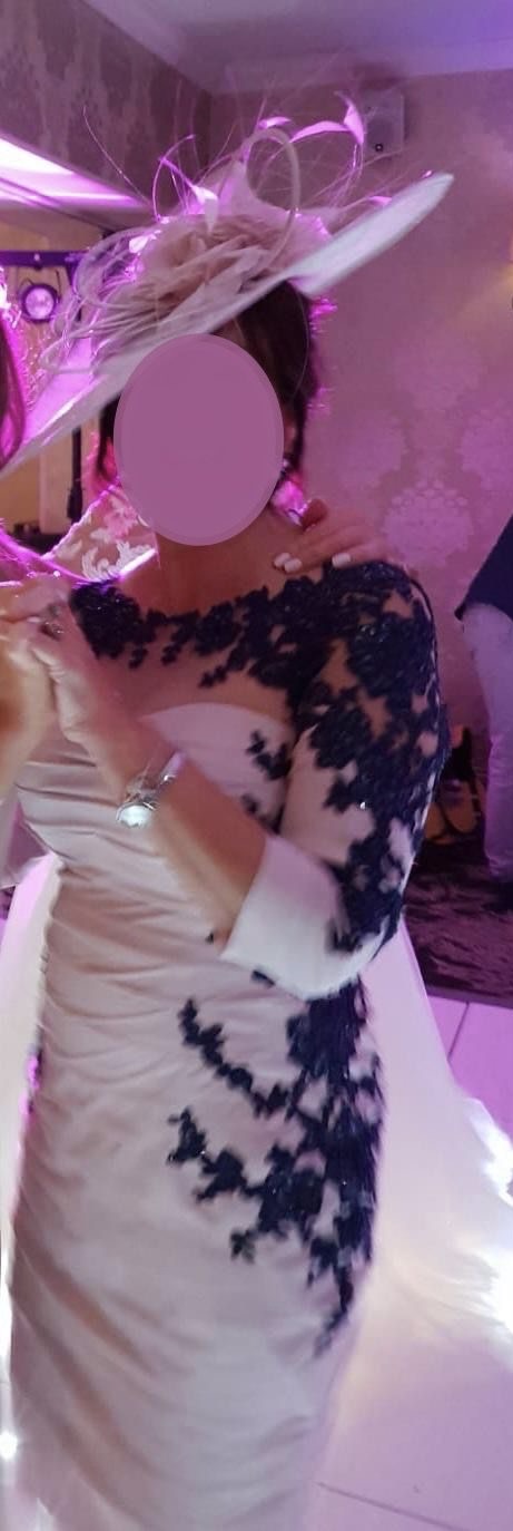 Laura's Dresses | Dress Hire Glasgow